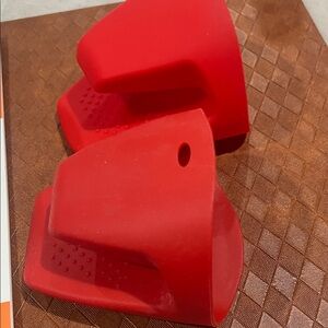 Red Silicone Oven Mitts